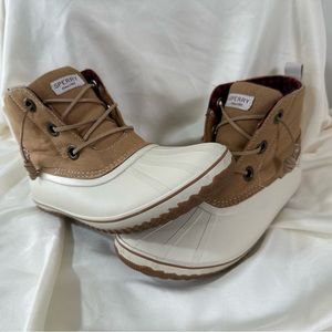 Sperry rain, duck, tennis shoe boot in tan & cream size 7.5